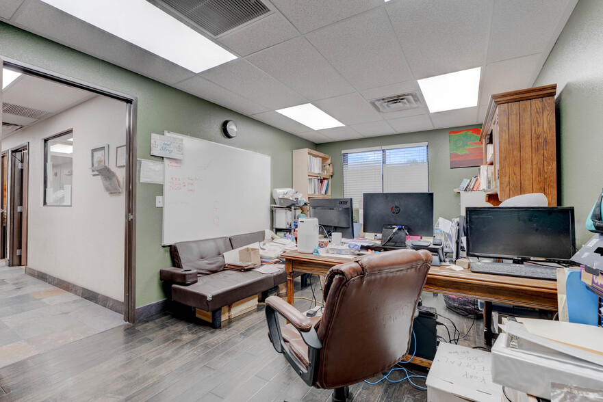 More Photos Of 5961 McLeod Dr, Las Vegas Warehouse For Sale