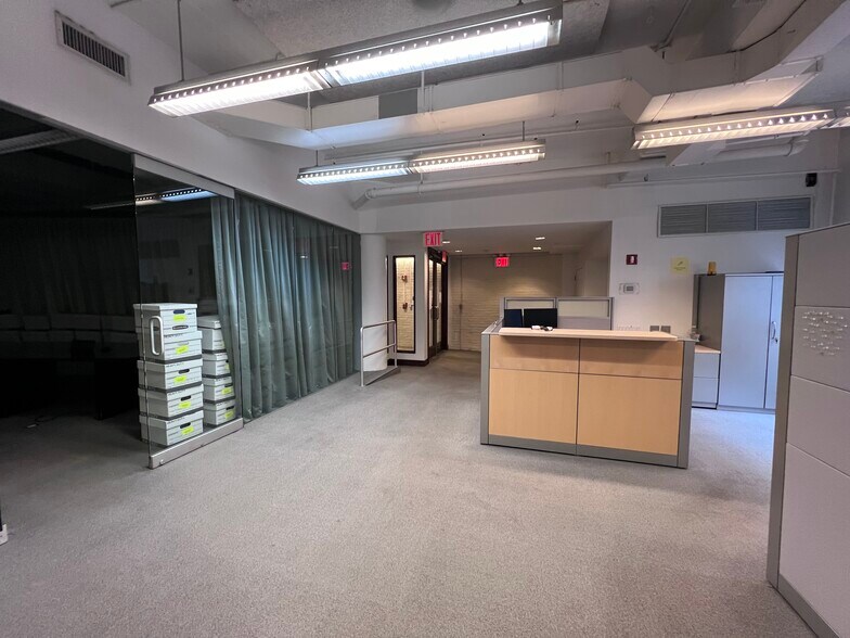 More Photos Of 535-547 W 45th St, New York Loft Creative Space For Lease