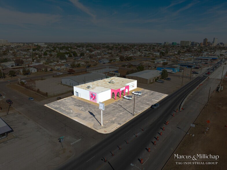 More Photos Of 2308 W Front St, Midland Showroom For Sale