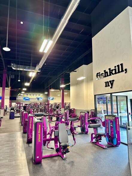 More Photos Of 18 Westage Dr, Fishkill Unknown For Lease