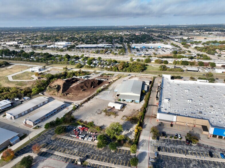 More Photos Of 6000 Split Trail Rd, Plano Warehouse For Lease