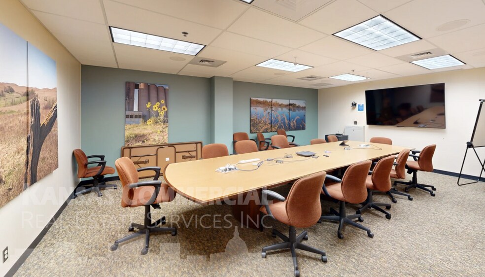 More Photos Of 818 S Kansas Ave, Topeka Office For Lease