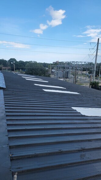 More Photos Of 424 S Deleon Ave, Titusville Warehouse For Sale