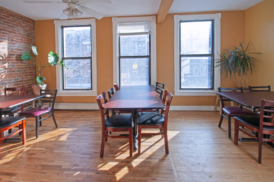 More Photos Of 729-733 7th St E, Saint Paul Storefront Retail Residential For Lease