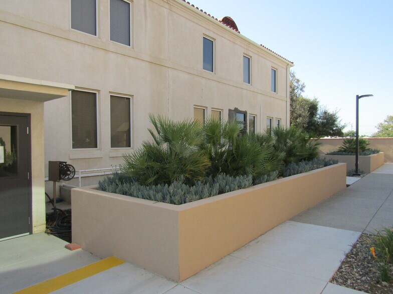 More Photos Of 1600 Norris Rd, Bakersfield Office For Sale