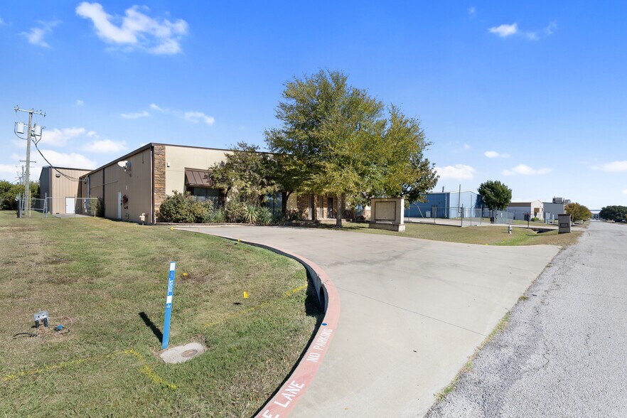 More Photos Of 1201 S Commercial Blvd, Arlington Warehouse For Lease