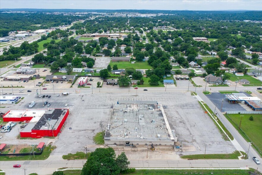 More Photos Of 4915 S Union Ave, Tulsa Office For Sale