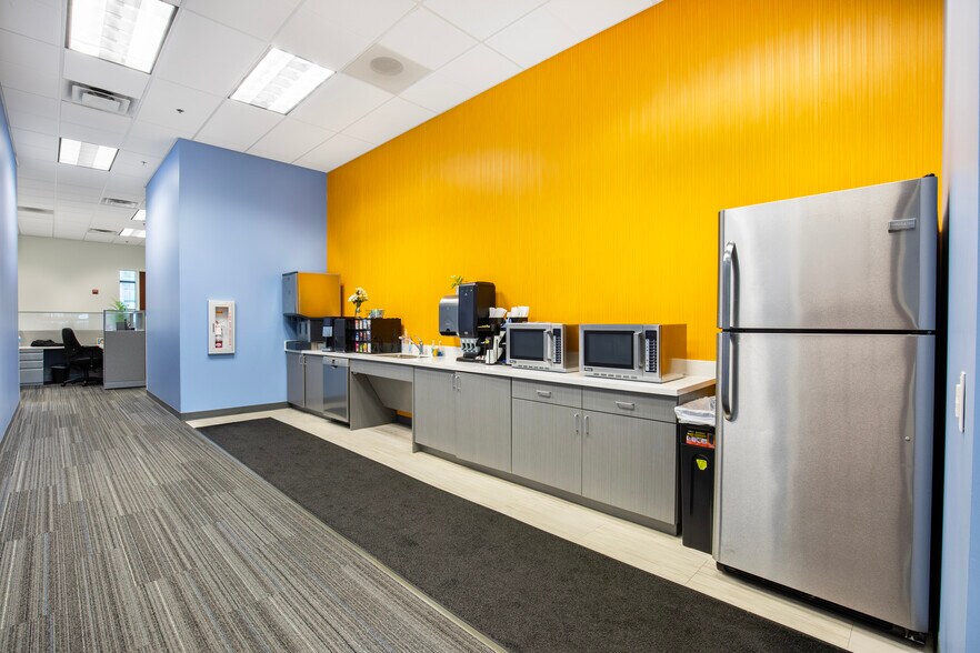 More Photos Of 70 S Keller Rd, Orlando Office For Sale