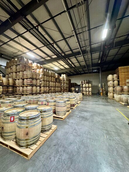 More Photos Of 21945 Carneros Lake Ln, Sonoma Warehouse For Lease