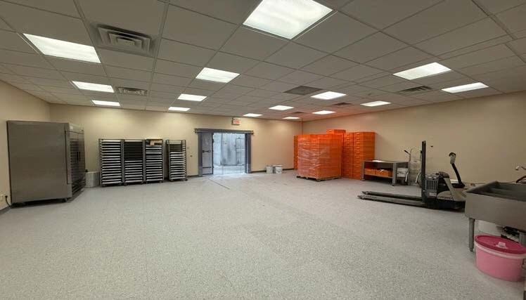 More Photos Of 300 Cox St, Roselle Manufacturing For Sale