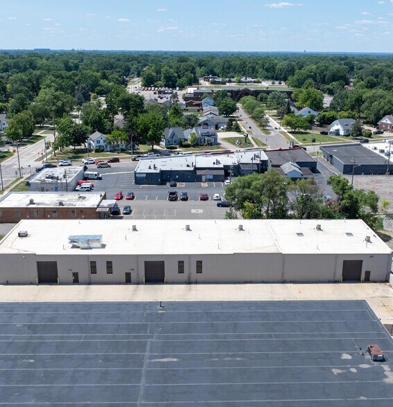 More Photos Of 16945 Masonic Blvd, Fraser Warehouse For Sale
