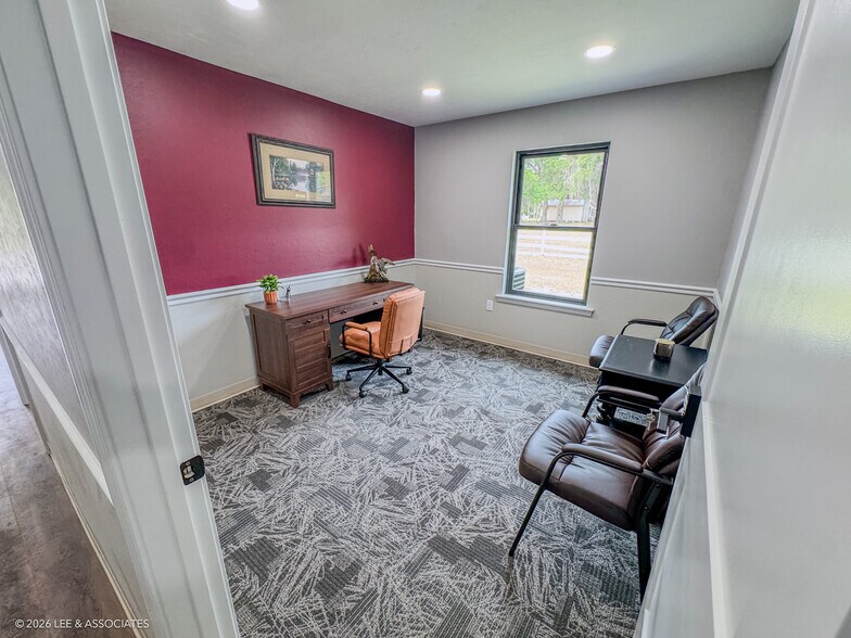 More Photos Of 490 SE 3rd Ave, Lake Butler Office For Lease