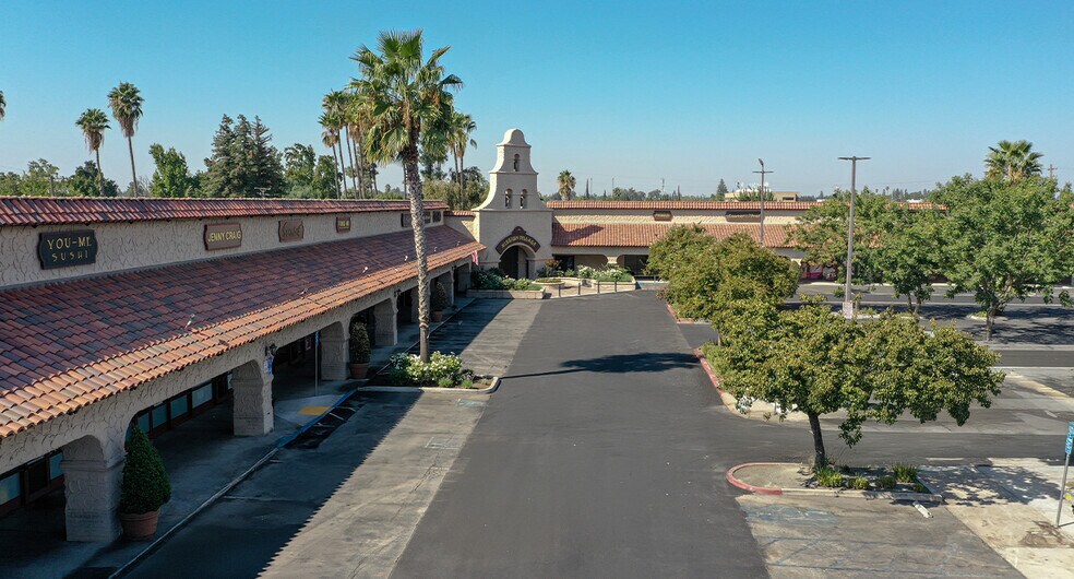 More Photos Of 335-395 E Shaw, Fresno Unknown For Lease