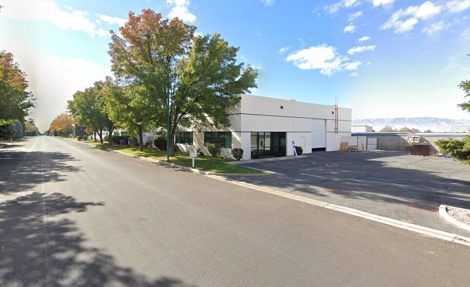 Primary Photo Of 975 N 1430 W, Orem Light Manufacturing For Lease