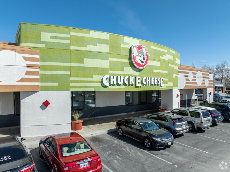 More Photos Of 44410-44600 Valley Central Way, Lancaster General Retail For Lease