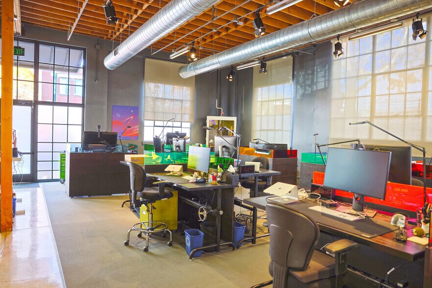 More Photos Of 1375 Park Ave, Emeryville Loft Creative Space For Lease