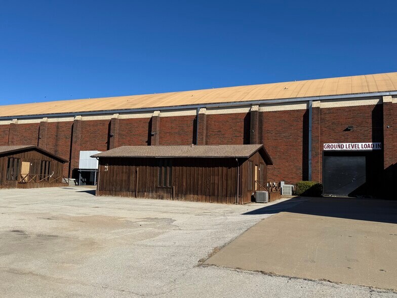 More Photos Of 10408 State Highway 64 E, Tyler Theater Concert Hall For Sale