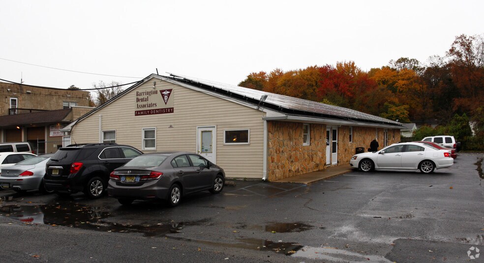 Primary Photo Of 110 Trenton Ave, Barrington Medical For Lease