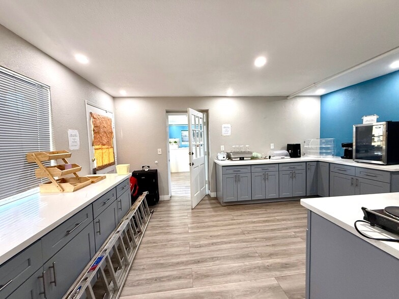 More Photos Of 430 W Palmdale Blvd, Palmdale Hotel For Sale