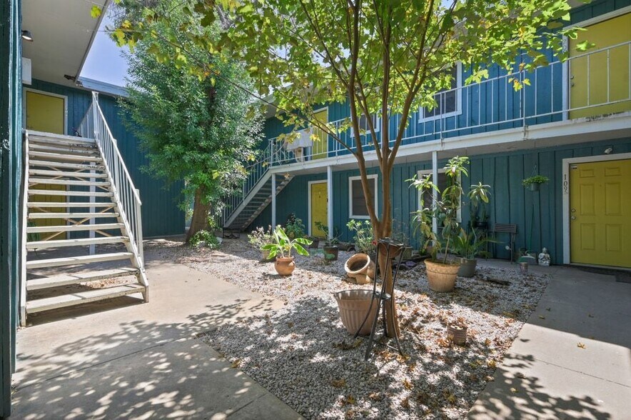 Primary Photo Of 5606 N Lamar Blvd, Austin Apartments For Sale