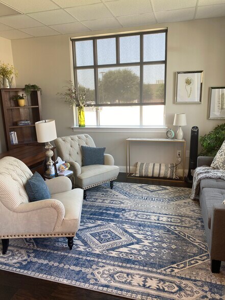 More Photos Of 333 E Bethany Dr, Allen Office For Lease