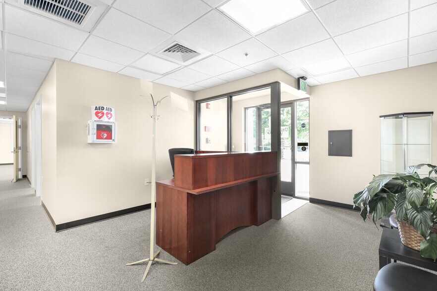 More Photos Of 3310 Shannon Park Dr, Fredericksburg Office For Sale