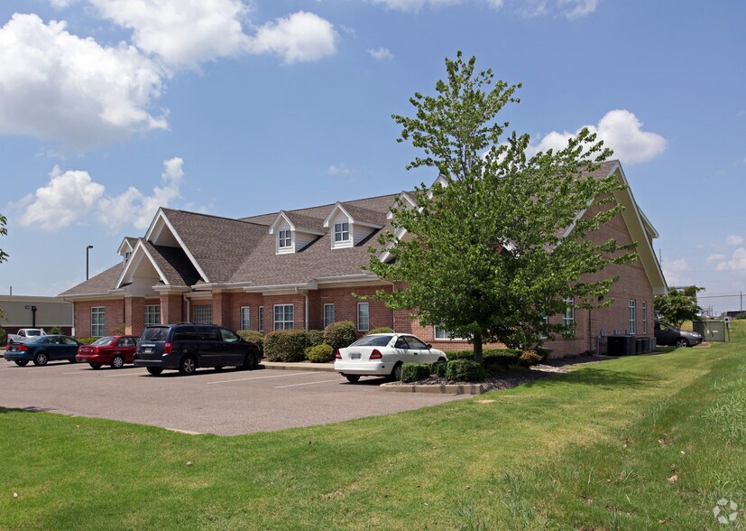 Primary Photo Of 60 Physicians Ln, Southaven Medical For Lease