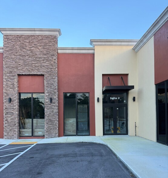 More Photos Of 217 NE 2nd Rd, Homestead Restaurant For Lease