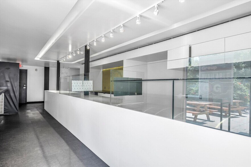 More Photos Of 30 NE 2nd St, Oklahoma City Storefront Retail Office For Lease