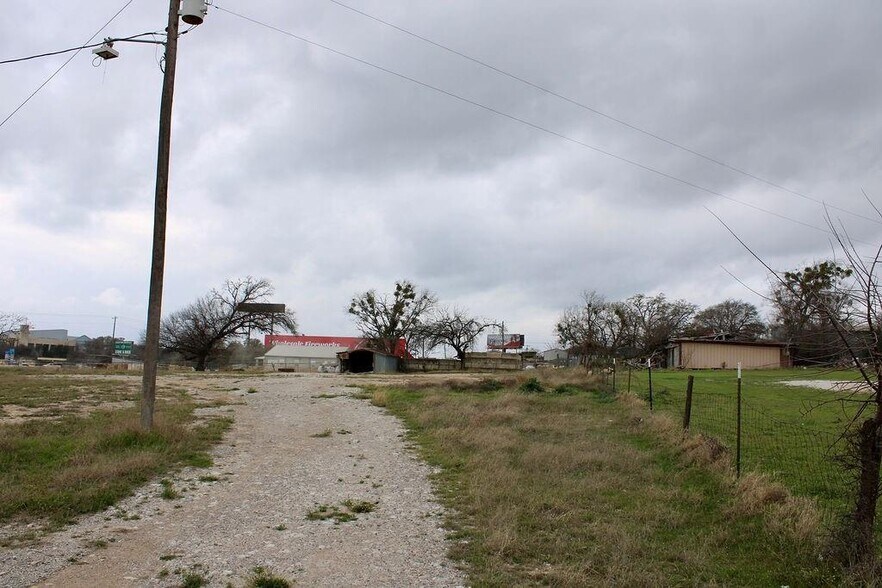 More Photos Of 119 Mikus Rd, Hudson Oaks Land For Lease