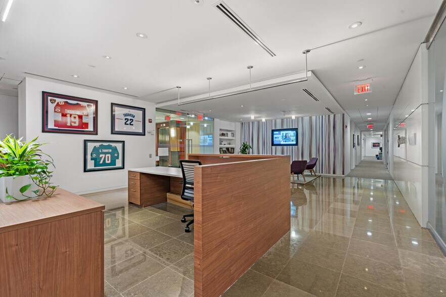 More Photos Of 1301 International Pky, Sunrise Office For Lease