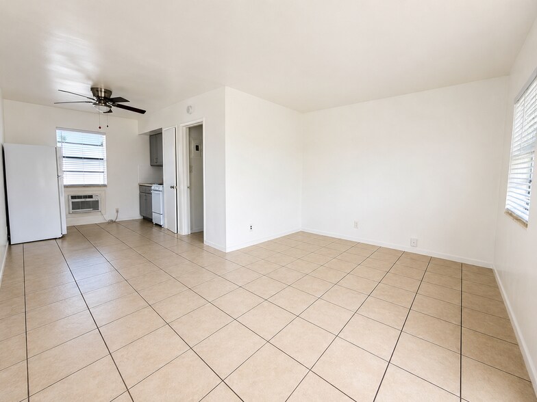 More Photos Of , Hollywood Multifamily For Sale