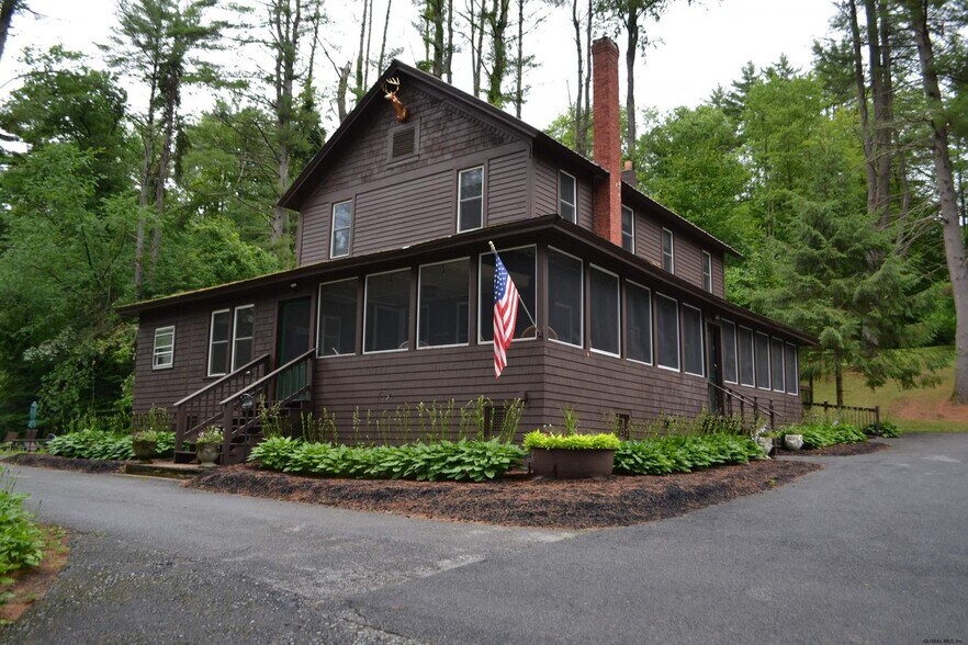 More Photos Of 365 E River Dr, Lake Luzerne Hotel For Sale