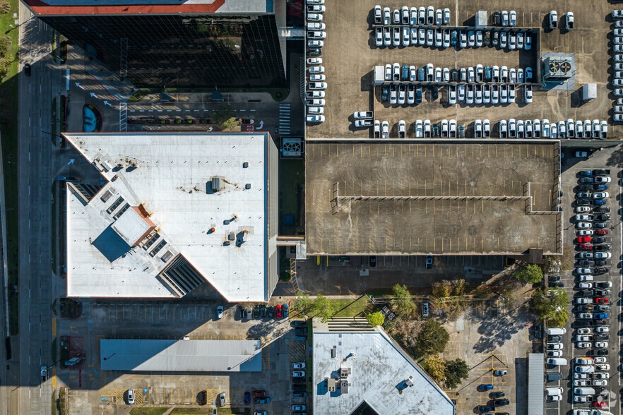 More Photos Of 11767 Katy Fwy, Houston Office For Lease