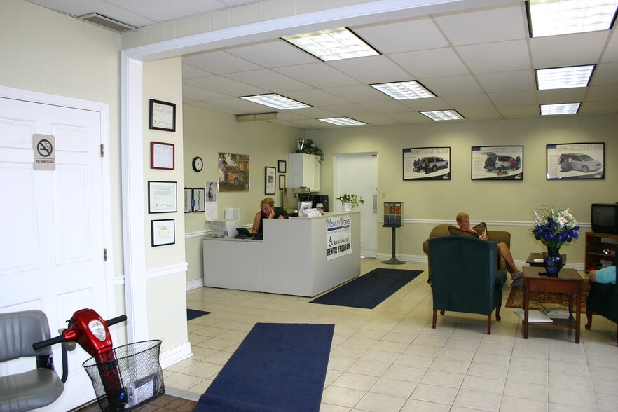 More Photos Of 810 Moe Dr, Akron Warehouse For Sale