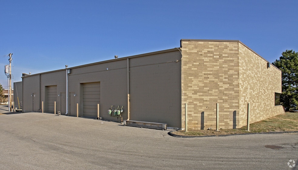 More Photos Of 893-913 Bolger Ct, Fenton Service For Lease