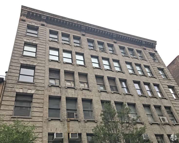 More Photos Of 114 W 17th St, New York Office Residential For Lease