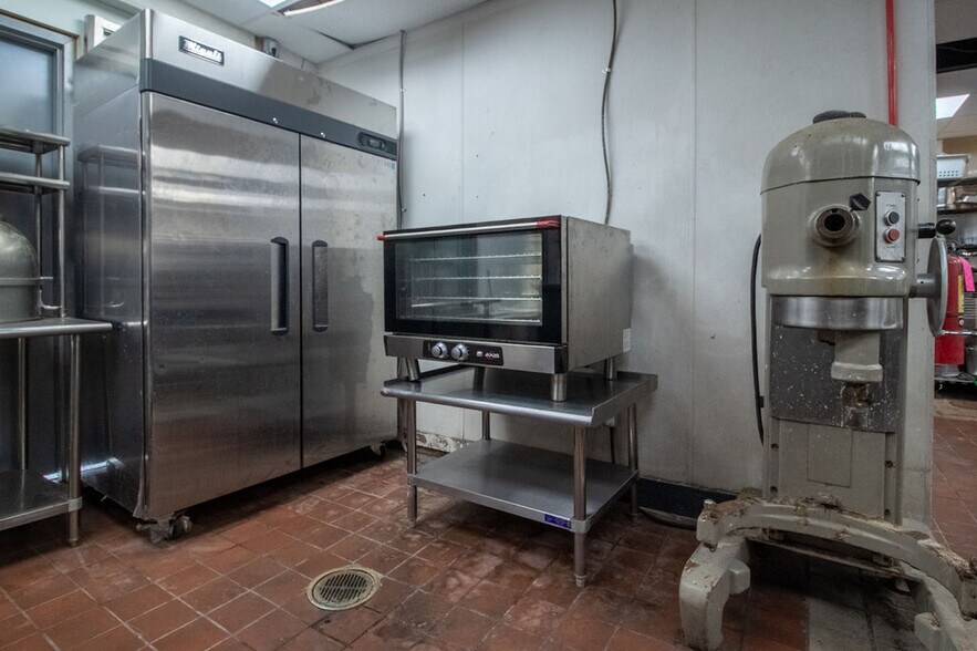 More Photos Of 127 S Main St, Ellenville Fast Food For Sale