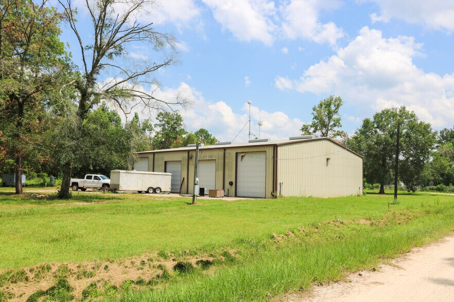 More Photos Of 36 Private Road 6245, Dayton Flex For Lease