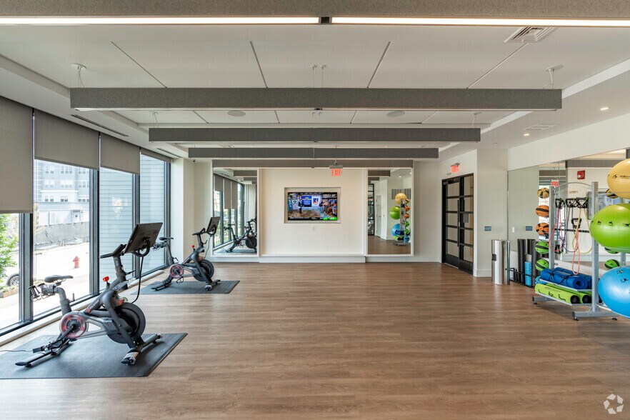 More Photos Of 85 Boston St, Everett Apartments For Lease
