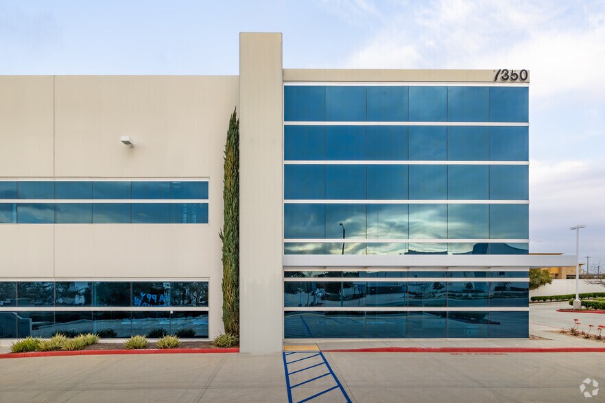 More Photos Of 7350 San Gorgonio Dr, Riverside Distribution For Lease