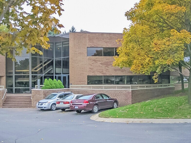 Primary Photo Of 3883 Telegraph Rd, Bloomfield Hills Office For Lease