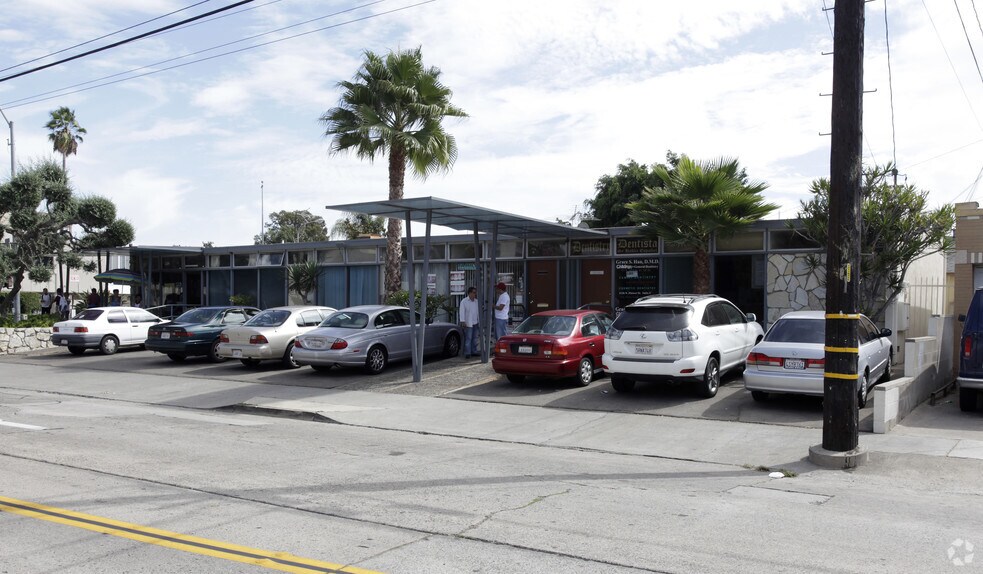 More Photos Of 1126 N Flower St, Santa Ana Medical For Sale