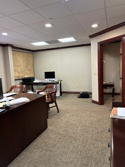 More Photos Of 3829 N Classen Blvd, Oklahoma City Office For Lease
