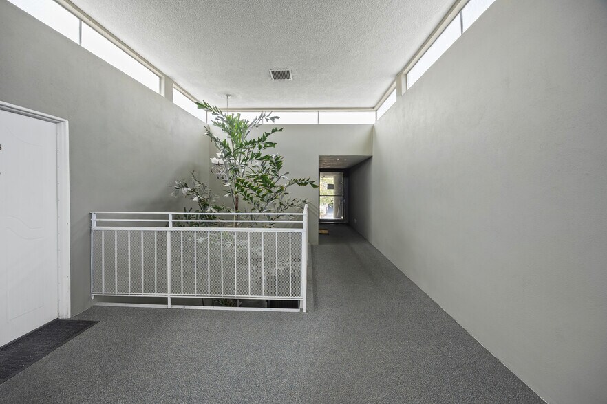More Photos Of 500 S Inglewood Ave, Inglewood Apartments For Sale