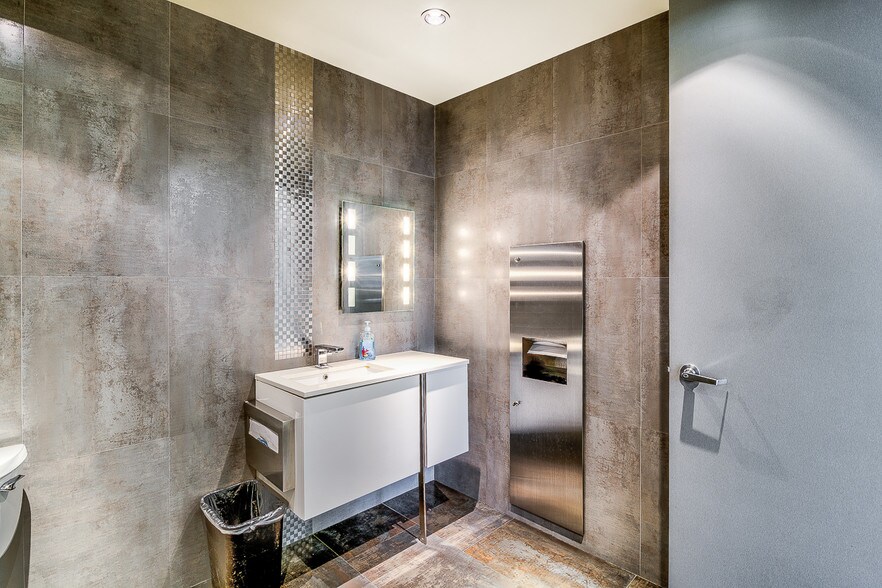 More Photos Of 17200-17288 Red Hill Ave, Irvine Flex For Lease