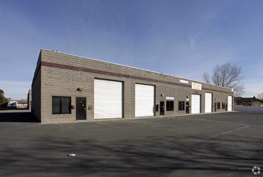 More Photos Of 2001 E 74th Ave, Denver Warehouse For Lease
