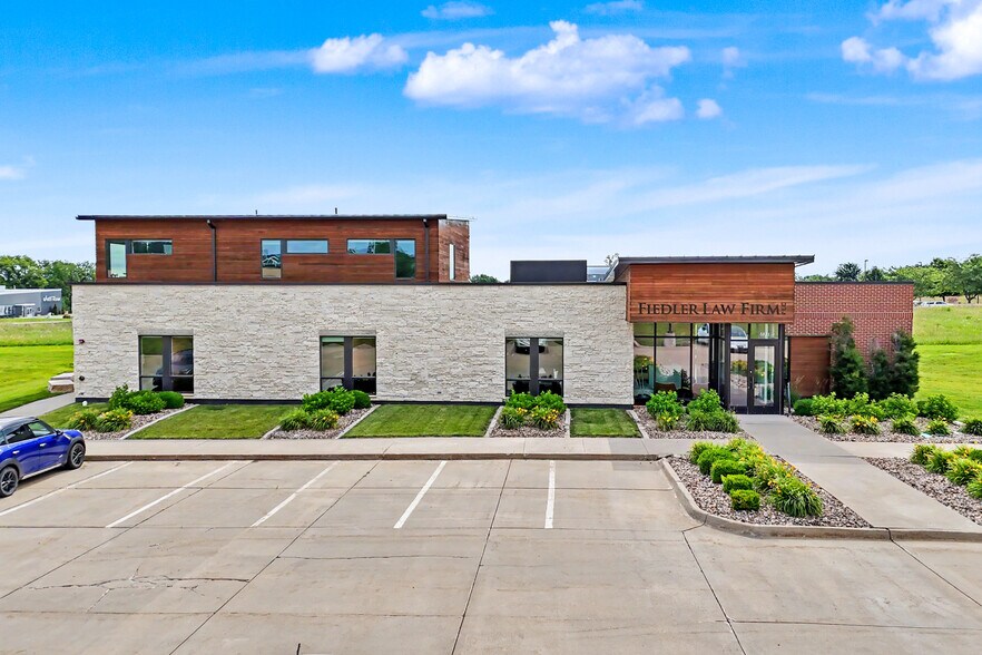 More Photos Of 8831 Windsor Pky, Johnston Office Residential For Sale