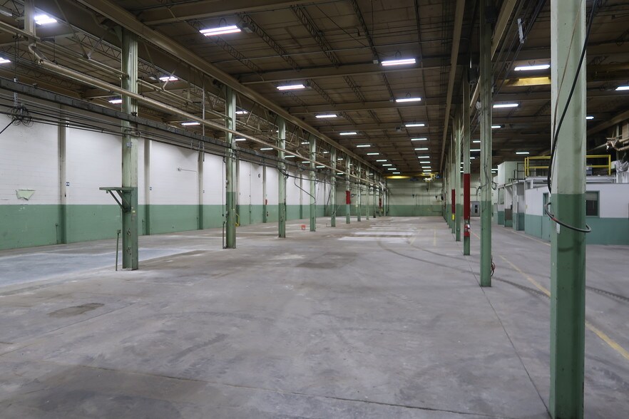 More Photos Of 707 Spence Ln, Nashville Manufacturing For Lease
