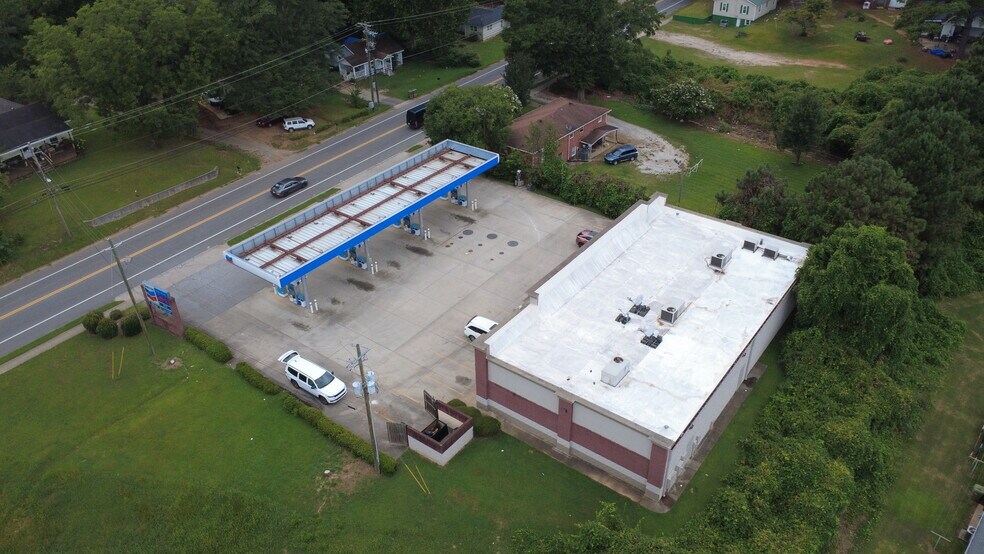 More Photos Of 725 Alabama St, Carrollton Service Station For Lease